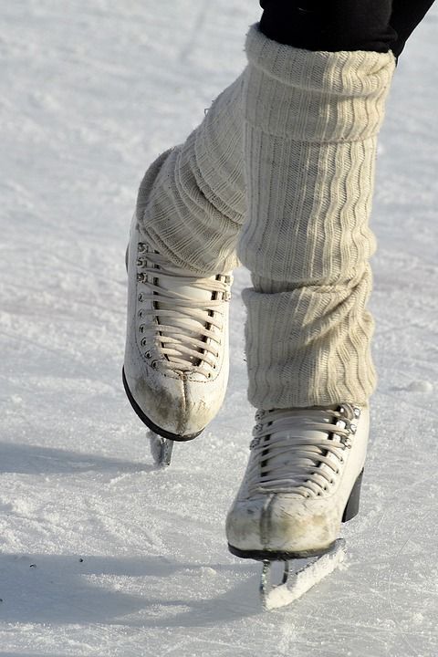 You can bring your own boots, but ours are comfy too... (leg warmers are optional) x
#worthing #skate