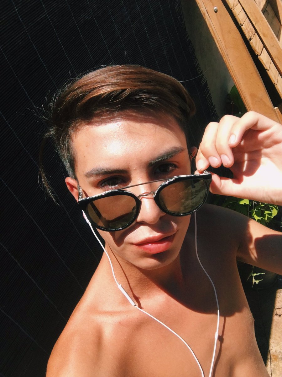 micaelasoloa_'s tweet photo. @benbbtt Jajsja por fin un hilo q puedo ahhhhhre https://t.co/TqF9GtoEtw