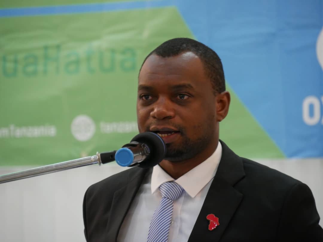 VMpambije's tweet photo. Tukiwa na wakili wakujitegemea Akitukumbusha shelia za kimitandao kupitia #ChukuaHatua @OxfamTz @billmarwa @Kajuli_JSK @bunge_tz @MagufuliJP @majaliwa_kassim https://t.co/nydxrDukua