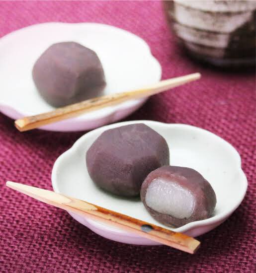 熱々のお茶に合う究極の和菓子 身近で素朴なあんころ餅の世界 Sweetsvillage スイーツビレッジ