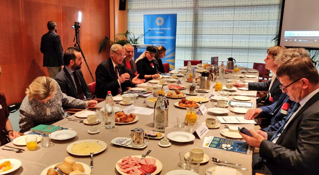 Franc_Bogovic's tweet photo. Breakfast debate organized by @EIFonline and @LvNistelrooij #TechSavingLives about Emergency warning system. https://t.co/L0l6X4SOJh