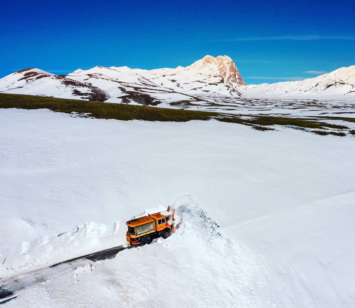it's a long way. the little Tibet in Abruzzo! <a href="/YourAbruzzo/">Visit Abruzzo</a> <a href="/abruzzofacebook/">Regione Abruzzo</a> <a href="/bikelifelive_/">Bikelife live your passion</a> <a href="/NeveAbruzzo/">Neve Abruzzo</a>