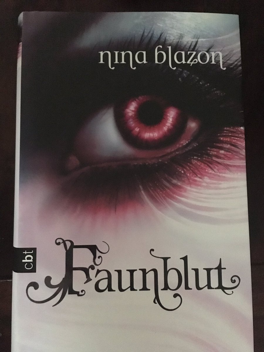DanniClipper's tweet image. |unbezahlte Werbung|Ich bin im Zwiespalt-soll ich dieses Buch zuerst lesen, oder doch lieber Faunblut? #sarahJ.Maas #throneofglass #ninablazon #faunblut #waszuerstlesen #zwiespalt #bücher #bücherliebe #bücherregal