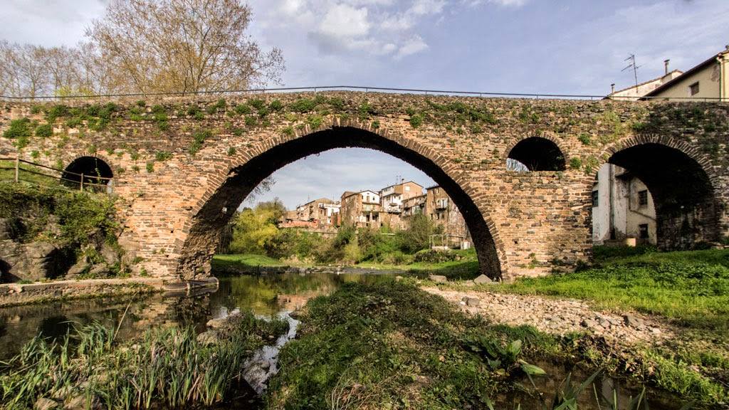 smartvila_'s tweet photo. Aquest cap de setmana, afineu el nas 👃 i visiteu Sant Joan les Fonts. El parc de les olors ens espera 🤗🌲🏵️🌿
Gaudeix de la natura, #FesVila https://t.co/Yjd7kAQFQP