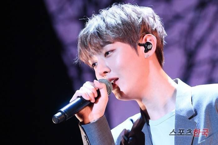 itspansun's tweet photo. Congratulations for you solo debut💕🎉🎉🎉 
#윤지성_데뷔하지룽 
#YoonJisung_IntheRain https://t.co/Nu6Mk6guQl