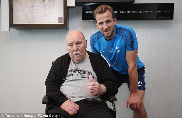 Happy birthday sir Jimmy Greaves  