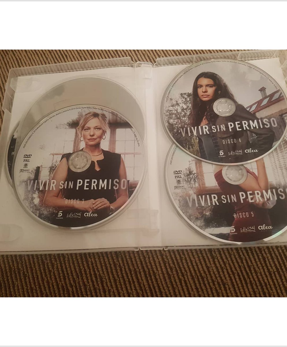monicaggr81's tweet photo. Vivir Sin Permiso disponible en dvd a partir de mañana 21 de febrero! Gracias 💙
@vspserie @_jose_coronado @alexgonzalezact @castropilar @ClaTraisac @unaxugaldeoficial @luiszahera @ricardogomez10 @lediciasola @telecincoes @mediasetcom 
#vivirsinpermiso #oeste #Galicia https://t.co/kHqaXwaGgv
