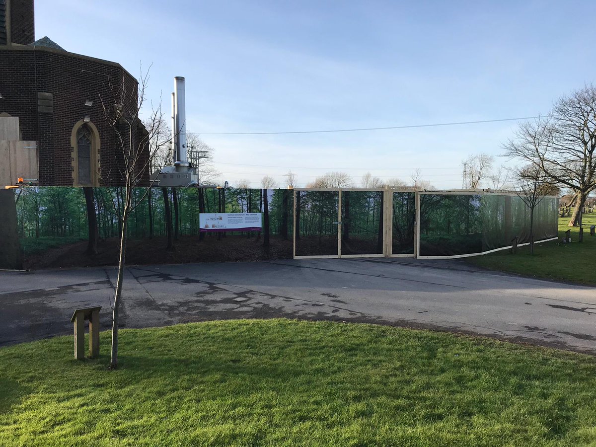 LinksSigns's tweet photo. over 100meters of printed PVC banners installed at Carleton Crematorium for @F_Parkinson_Ltd, due to the sensitive nature of the construction the graphics had to tie in with the local area #banners #hoardinggraphics #construction #signage #installation
https://t.co/5uMJF0LNRw https://t.co/XRN5QSpmNi