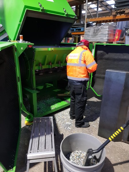 vandenrecycling's tweet photo. Despite large quantities of scrap on site, we ensure cleaning up is part of the process!
#productionflow #cleanliness #vanden #rethink #recycle #resupply https://t.co/9uDorgCMU9