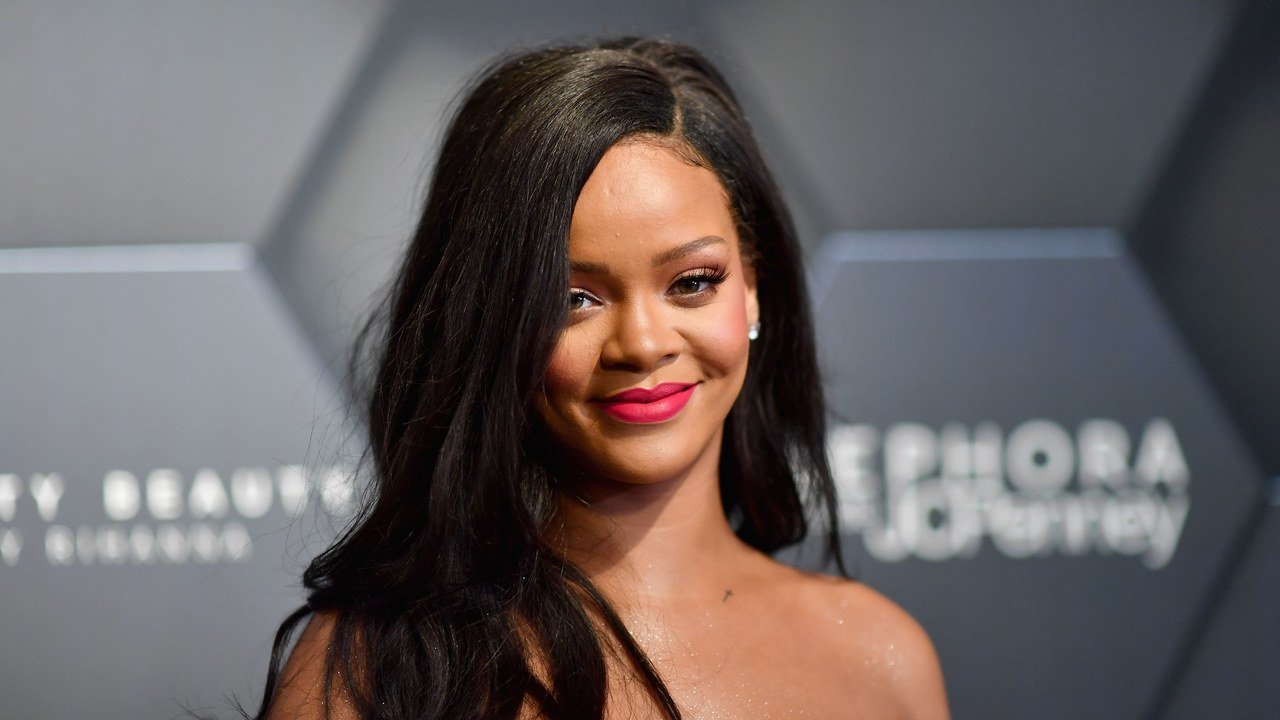 Birthday Wishes to Rihanna, Cindy Crawford, Brenda Blethyn and Anthony Head. Happy Birthday!  
