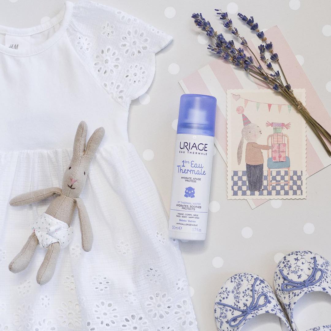 UriageSpain's tweet photo. ¿Sabías que el 1er Agua Termal de #Uriage tiene muchos beneficios para tu #bebé? 👶 100% pura y natural, garantiza una tolerancia muy alta y la máxima seguridad para los niños pequeños, a la vez que ayuda a reforzar su barrera cutánea 💙 https://t.co/DOqqS336OO https://t.co/NKunhsxpxd