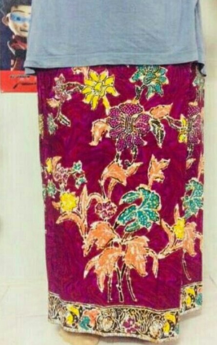 Ibu Pksa Craikn Isteri Sbb Isteri Org Kampung Tak Bpelajaran Ibu Xsuka Istri Pkai Kain Batik Kt Rumah Media Kl