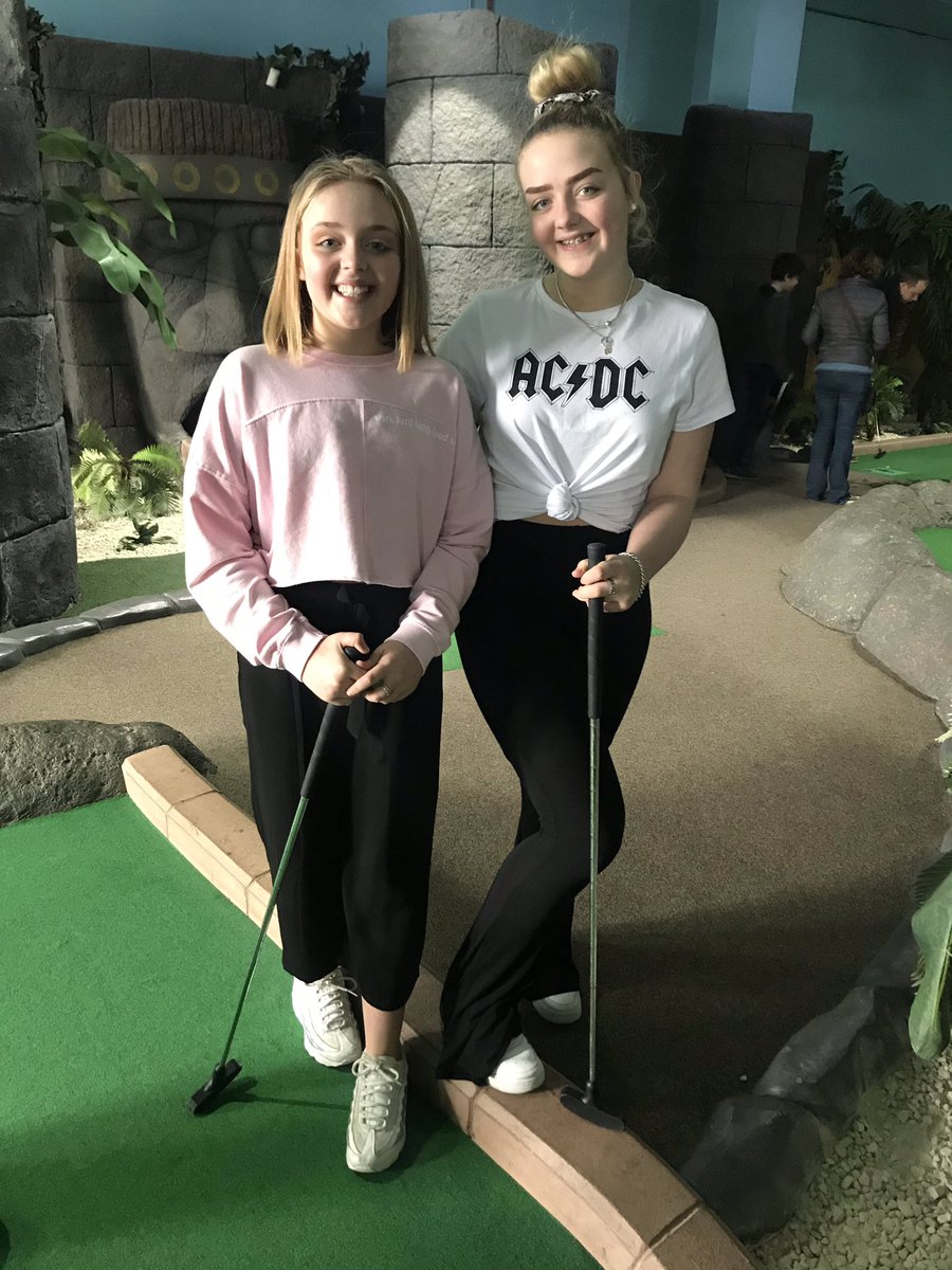 cwestwood1979's tweet image. @StarMiniGolf Had a great time with my girls this afternoon-dad was champ as usual 😉 ⛳️ 🏆 #halftermfun