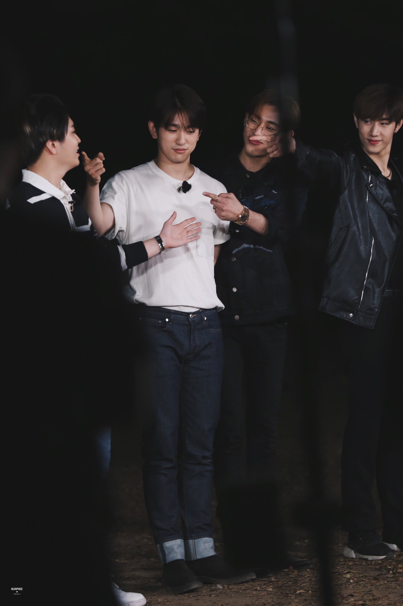 Dz23IpHVYAMdX1P.jpg:orig