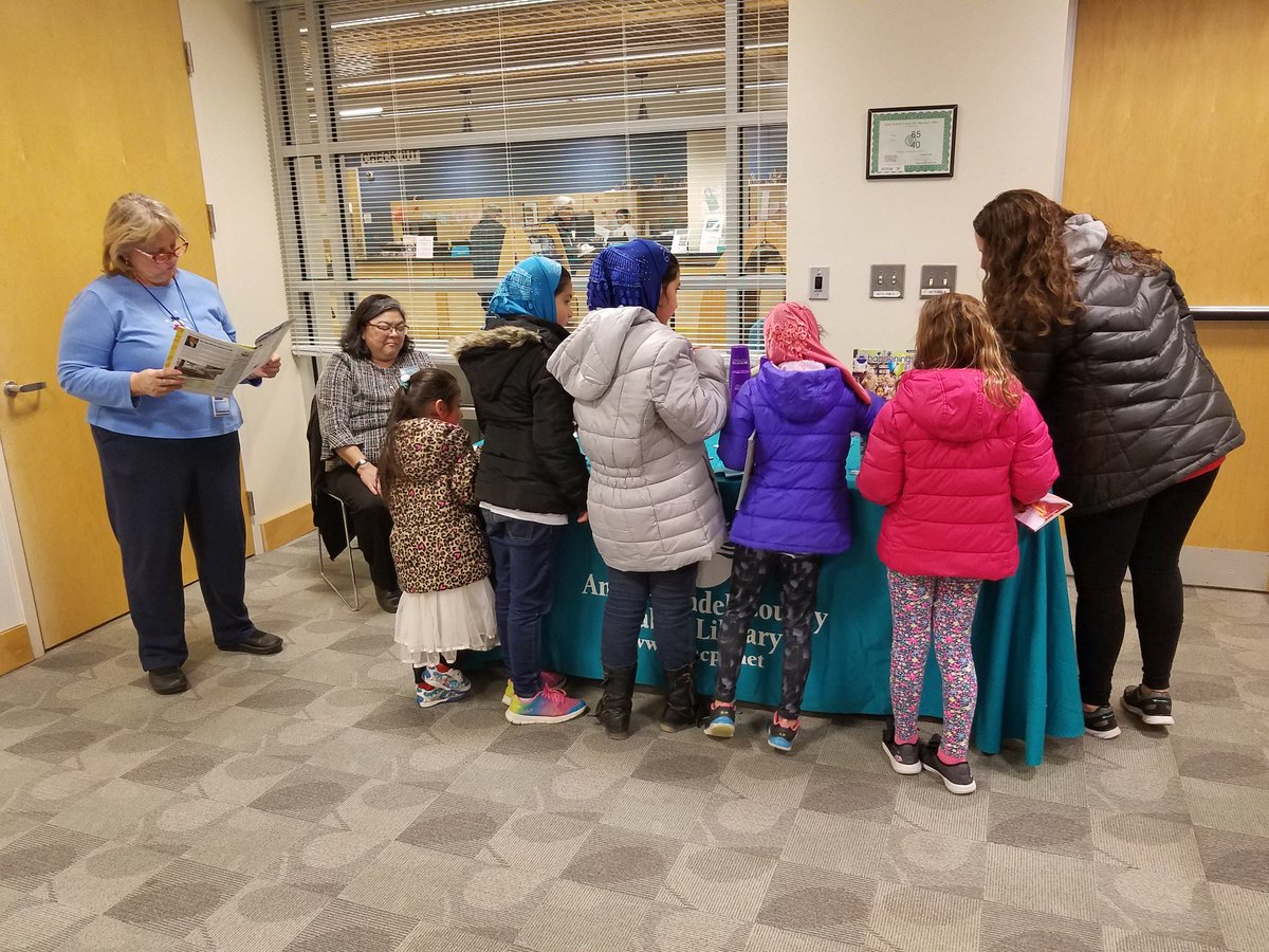 OESReading's tweet image. Thank you #AACPLOdenton for a great community library night! #OESReads #AACPSERIL #aacpsawesome