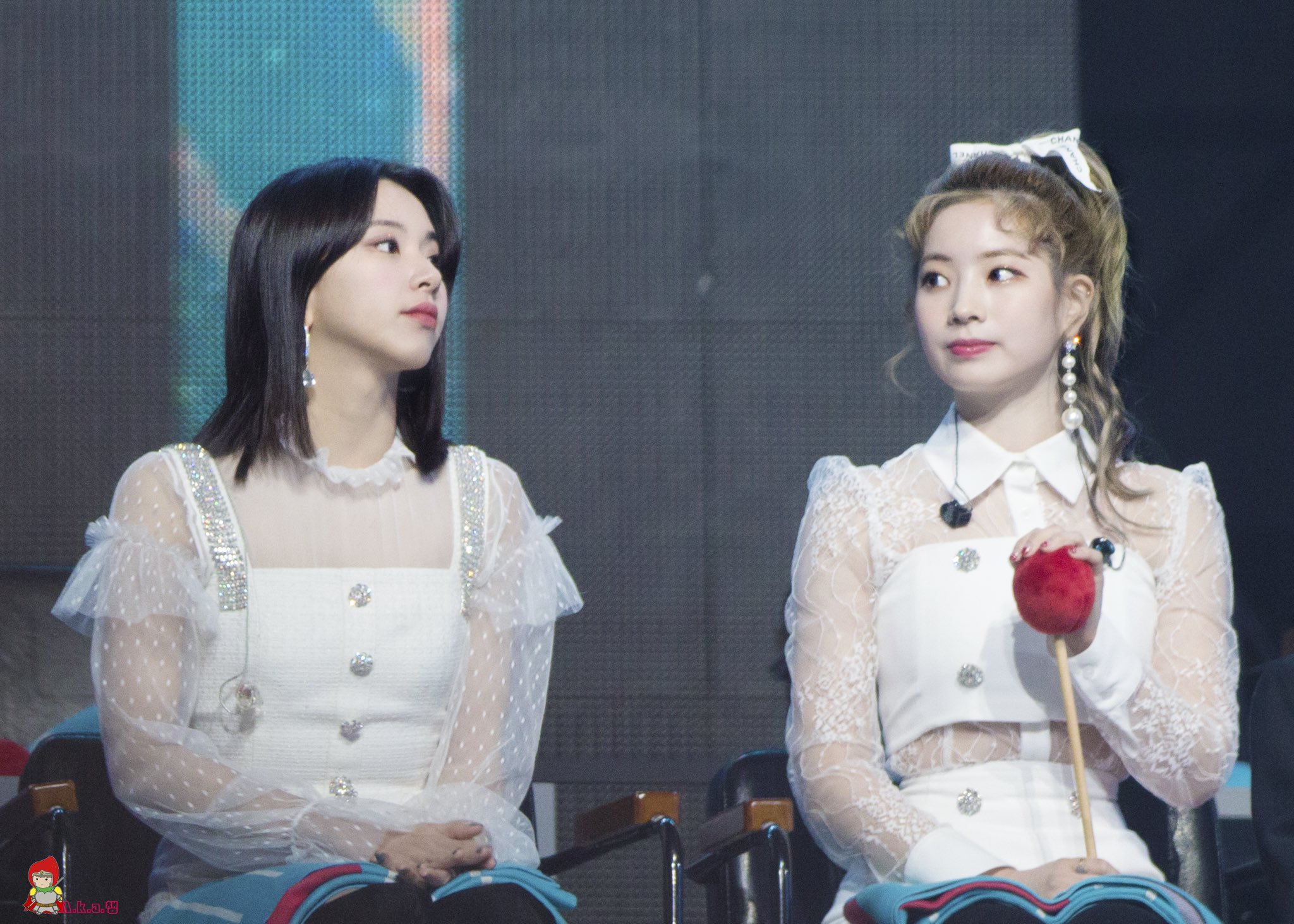 Dz25ehDUYAIuLof.jpg:orig