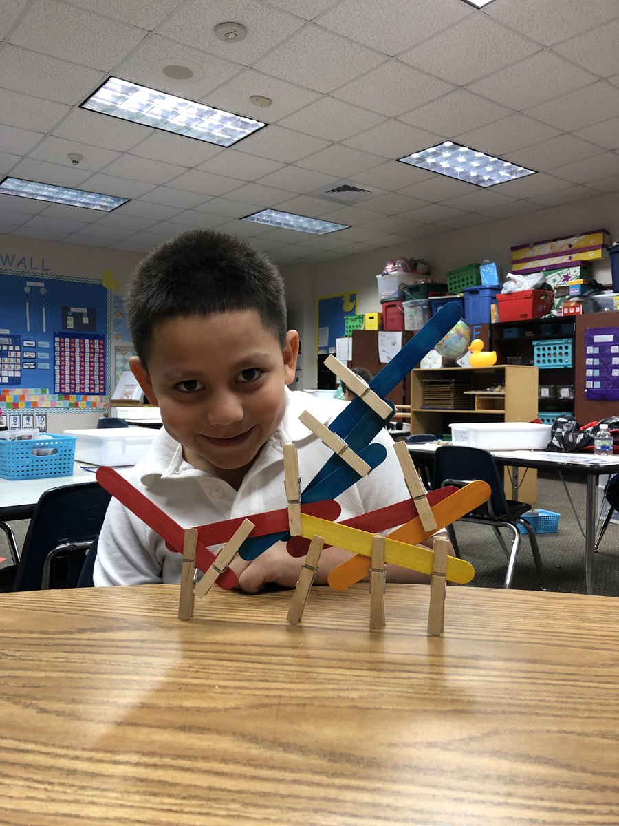 Rabideau_PreK's tweet photo. The kids are getting so creative in how they can get their structures to stand. @ChancellorComet #mathtubs #Kindergarten #STEM #LearningIsFun https://t.co/egEOgk7Q3V