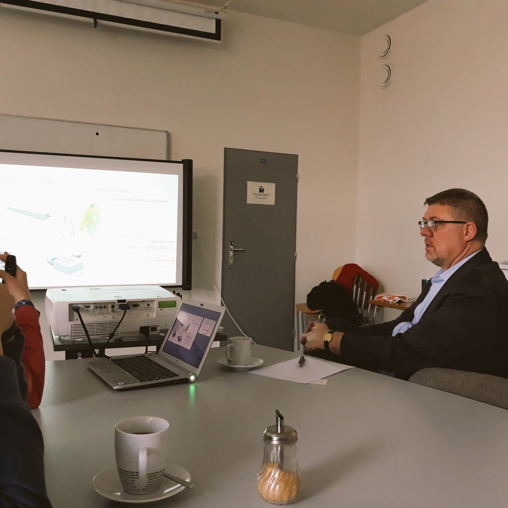 Mari_Pashchenko's tweet image. We had a great time with @DrGregQuarles and @technik550  at @CEITEC_Brno talking with #OSAStudentChapter about #OSA opportunities and advantages for students. Hope to success for rebirth Brno  OSA Student Chapter
