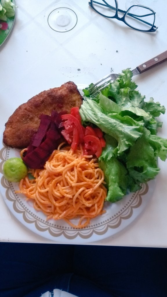 negrete_pame's tweet photo. Eso de ser foránea está padre porque te enseñas a ser responsable y valoras mucho lo que tienes. Tal vez no pueda sentarme a comer diario con mi mamá pero tengo a mi primita que me acompaña 💕 Así sea un simple platillo siempre demos gracias 🤞
#Siempre2 @SofaAraiza1 https://t.co/PTiRE8OQTQ