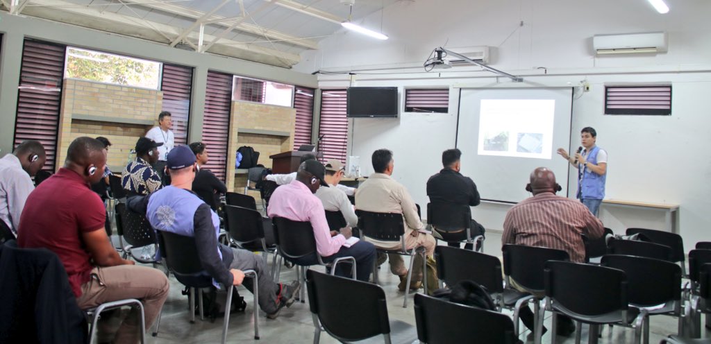 CRIMJUST_UNODC's tweet image. Experts from @UNODCColombia  “Integrated Monitoring System for Illicit Crops” #SIMCI share comprehensive &amp;amp; technical exposure ➡️ Strengthened knowledge on cocaine production &amp;amp; trafficking procedures enables participants to design efficient strategies to counter #drugtrafficking