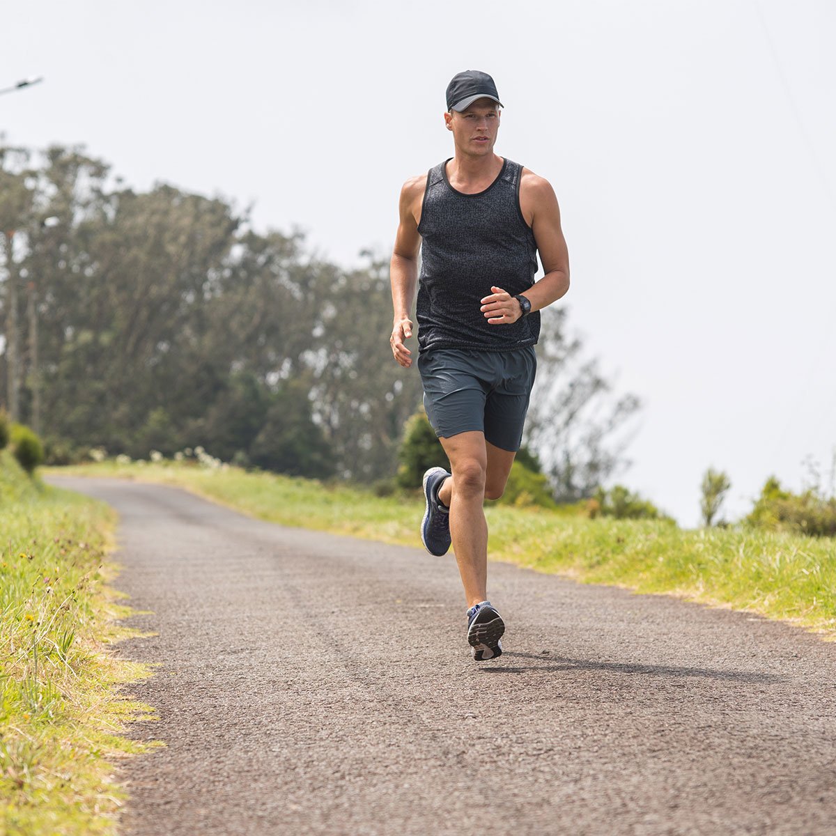 PlanetSportsRun's tweet image. Mau lari makin cepet &amp;amp; jauh? #RUNNERid punya 4 kiat nih mulai dari tingkatkan jarak setiap minggu sampai menyelipkan speed saat long run. Buat apa? Biar kamu bisa last push saat race dengan bermartabat. Yuk cek tips selengkapnya di ow.ly/KB9a30nLwhp Jangan lupa RT ya