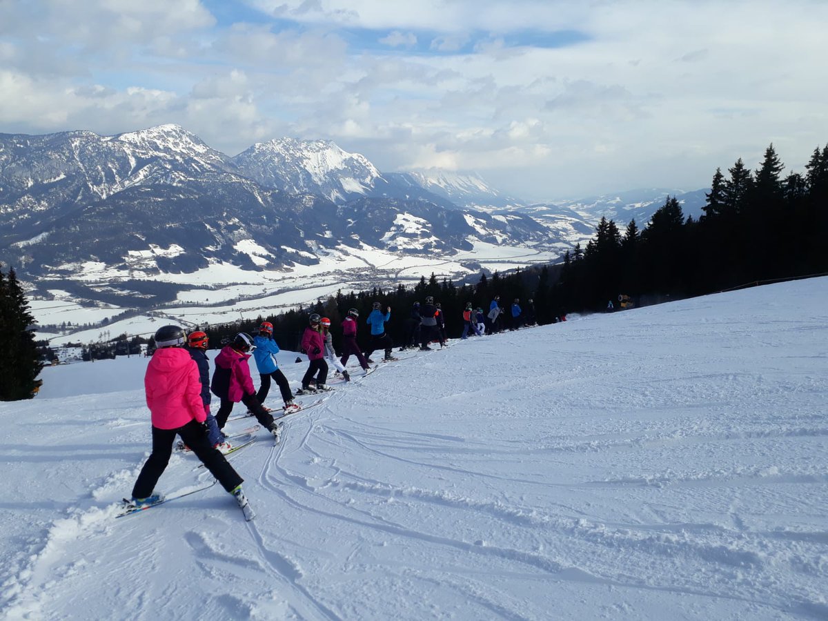 BRSki6's tweet photo. Follow the leader! #SkiTrip https://t.co/7WKbGtIWpw