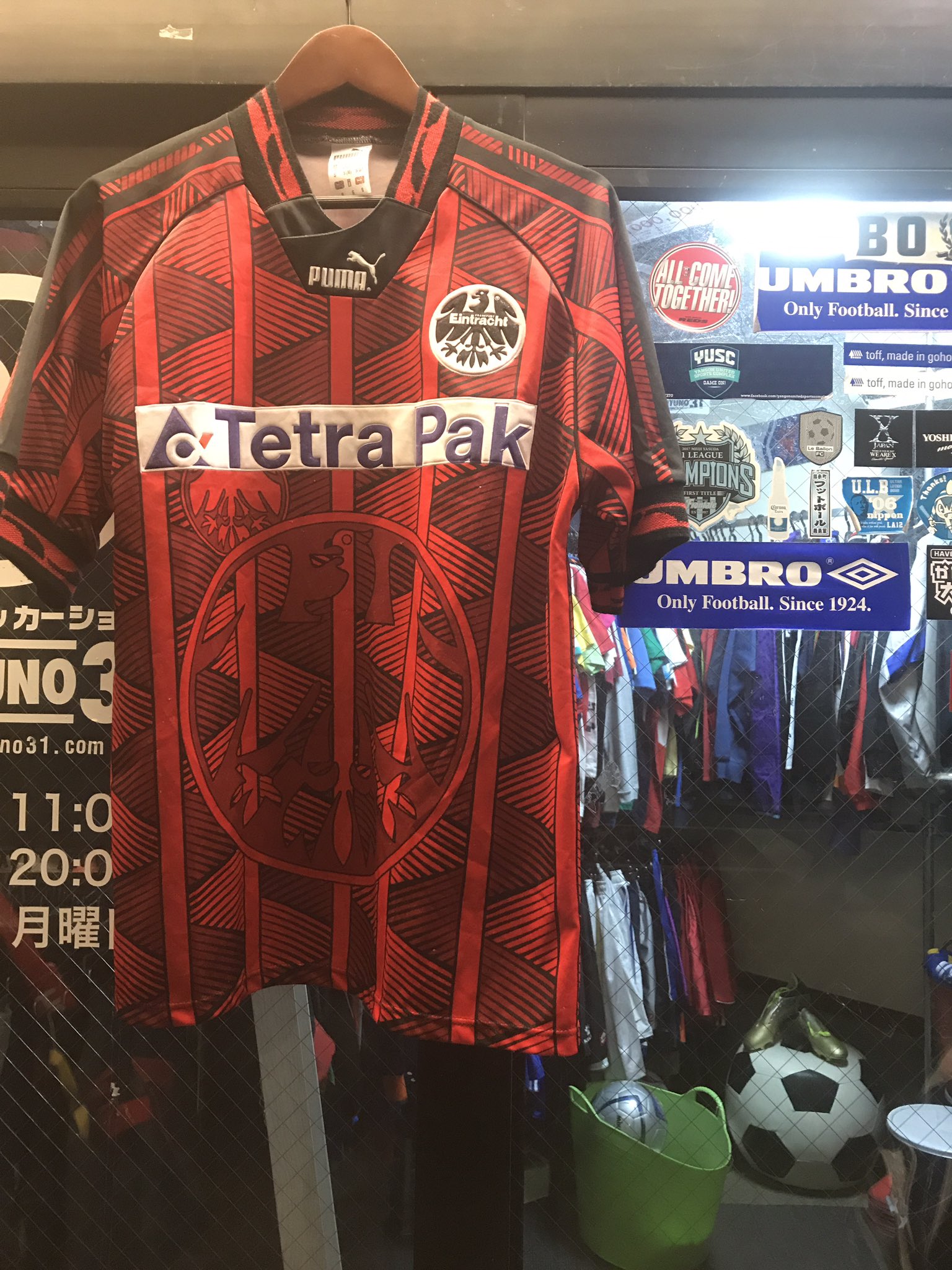 サッカーユニフォームpremium31 アイントラハト フランクフルト Eintracht Frankfurt 1995 1996 Home プーマ Puma ユニフォーム Us Sサイズ 入荷しました Trentuno31 T Co W99unketgg Twitter