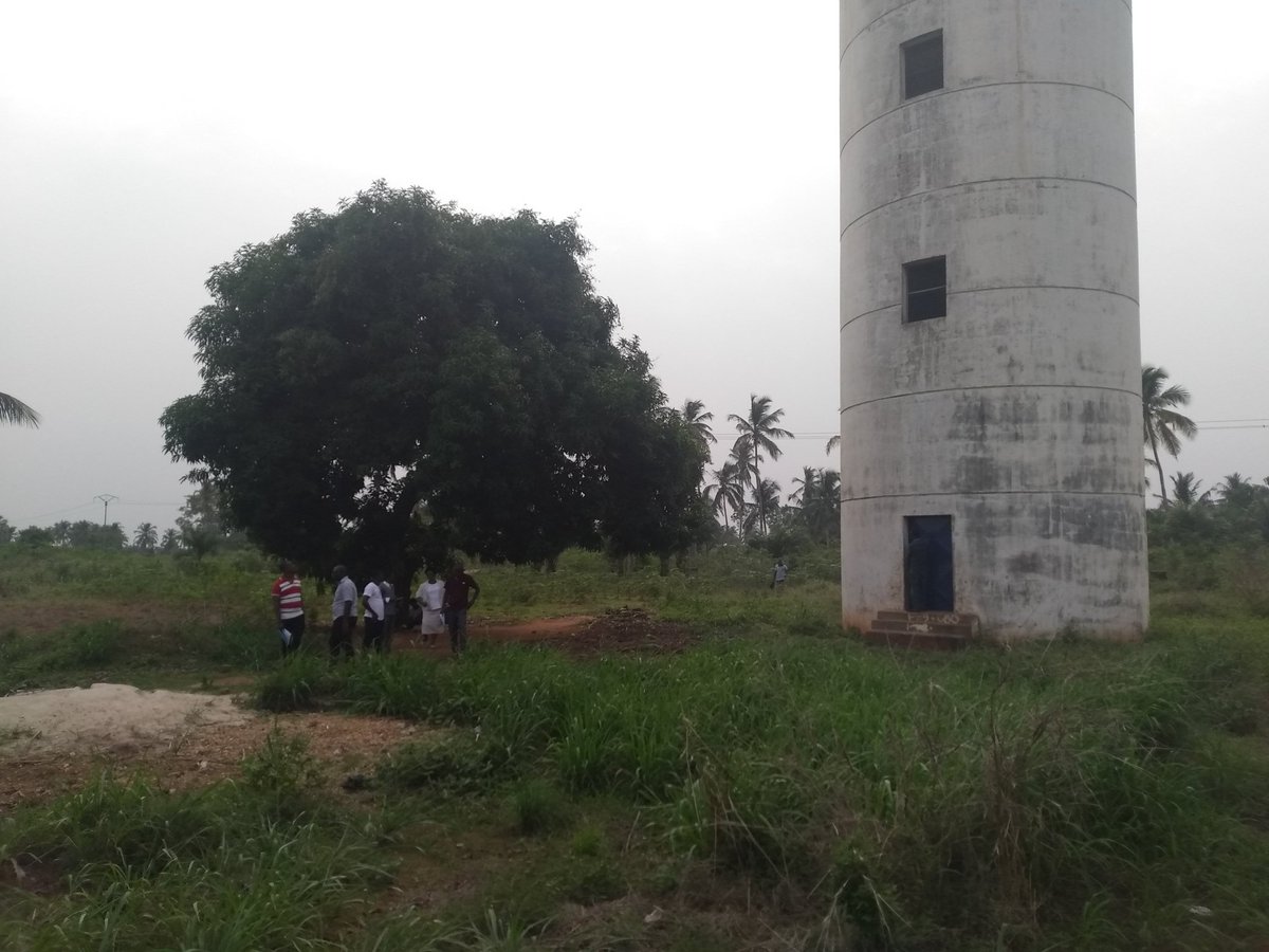 af_ruralwater's tweet photo. #Togo, #PASPEA2, réhabilitation en vue de trois châteaux d'eau potable à #Aneho. Visite des entreprises ce 15/02/2019 avec #MairieAneho, #TdE, #SPEAU, #SEVES https://t.co/kp8pdbnObU