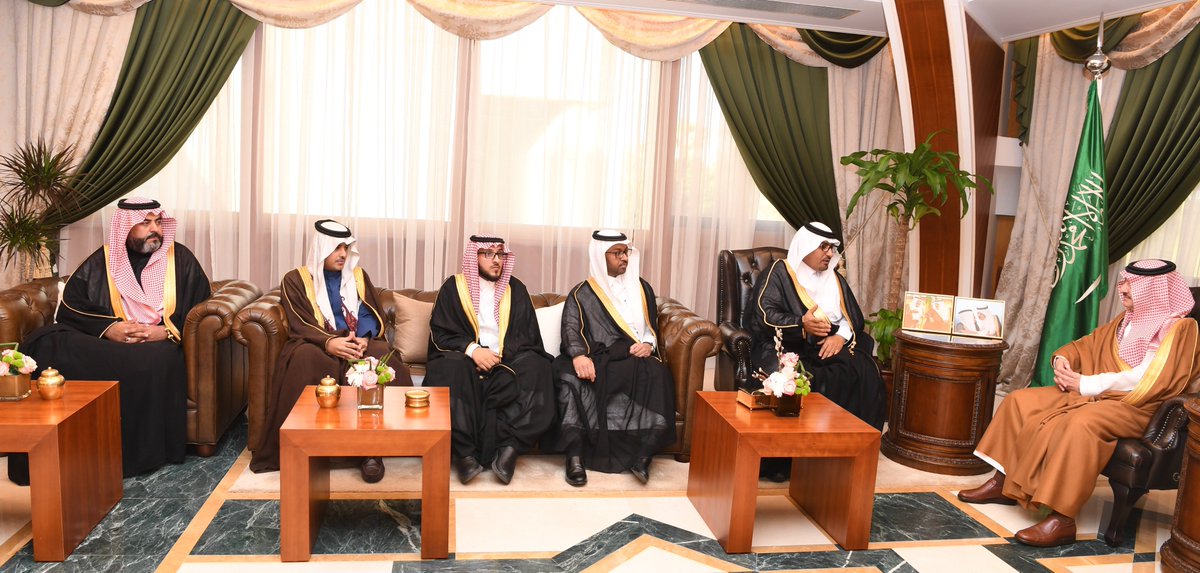 emara_sharqia's tweet photo. #الأمير_سعود_بن_نايف يستقبل رئيس فرع الجمعية السعودية للجودة بالشرقية الأستاذ عبدالعزيز المحبوب وعدداً من منسوبي الجمعية.
واطلع سموه على إنجازات الجمعية خلال 2018 وخطتها التشغيلية لعام 2019 ، مؤكداً سموه على ضرورة تطبيق الجودة في جميع القطاعات، وجعلها ممارسة عملية وليست شعارات. https://t.co/JvcjfzfTtQ