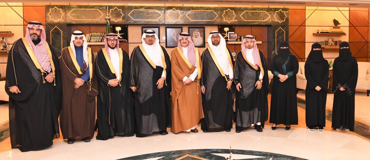emara_sharqia's tweet photo. #الأمير_سعود_بن_نايف يستقبل رئيس فرع الجمعية السعودية للجودة بالشرقية الأستاذ عبدالعزيز المحبوب وعدداً من منسوبي الجمعية.
واطلع سموه على إنجازات الجمعية خلال 2018 وخطتها التشغيلية لعام 2019 ، مؤكداً سموه على ضرورة تطبيق الجودة في جميع القطاعات، وجعلها ممارسة عملية وليست شعارات. https://t.co/JvcjfzfTtQ
