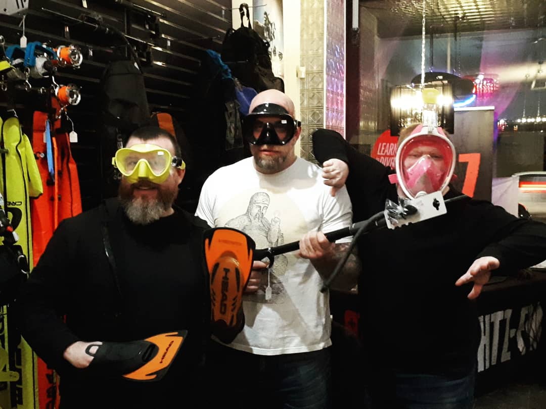 977HTZFM's tweet photo. Just another day at the office for the @biggsandbarr show....
Come visit the guys at @bobsscubashop in #HamOnt 🔥 It's the second stop on the Road Show! Ask the #HTZFMRoadies for one of our flags, put it on your car, and then go online to #SHOWUSYOURHTZ 🔥
#IAMHTZFM #DiveShop https://t.co/7ZfUvLA60G