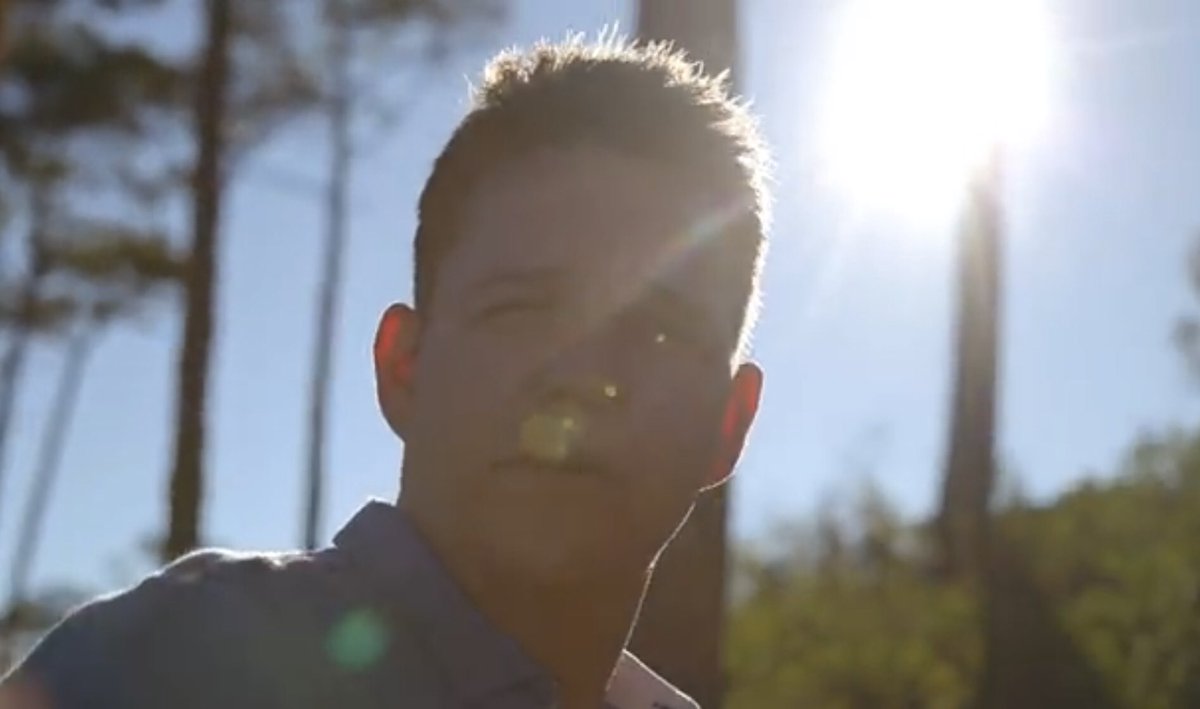 Hierdie temaliedjie van die program #INJOUSKOENE gesing deur <a href="/chriselse2/">Chris Else</a> bring ń traan na die oog.... umgafrica.lnk.to/ChrisElseSkoene