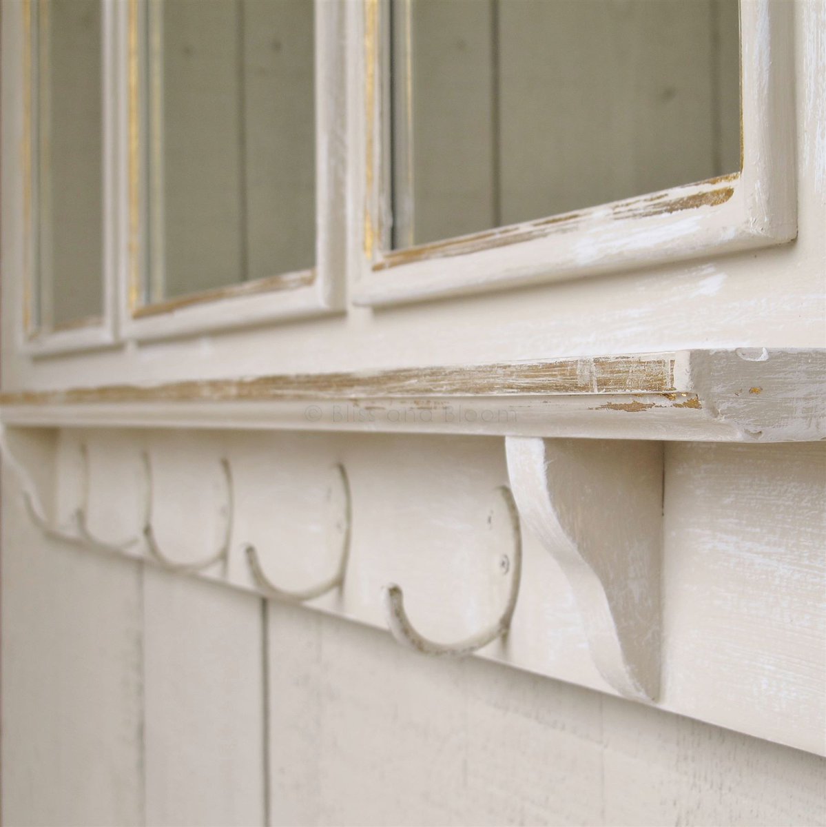 EZLivingFurn's tweet image. 💫 New Blog Post - Tips on the best ways to keep your home decluttered 🙌
ezlivingfurniture.ie/blog/post/decl… …

#ezliving #blogpost #howtodeclutteryourhome #decluttertips