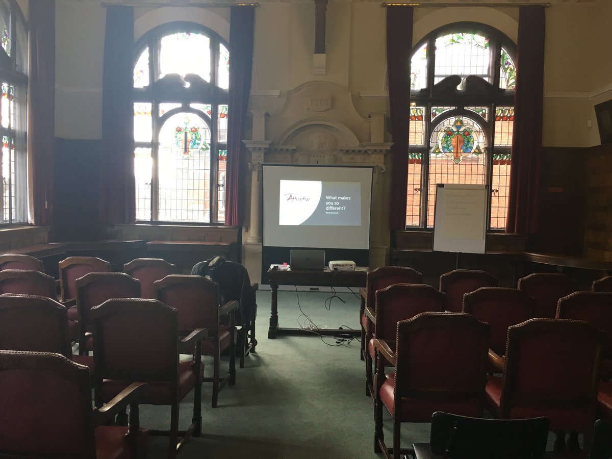 AttractiveMktg's tweet image. All set up for today’s #LearningLunch with ⁦@reigatebanstead⁩ and ⁦@ldbgroup⁩  The question I’m helping business owners answer is - What makes you so different?