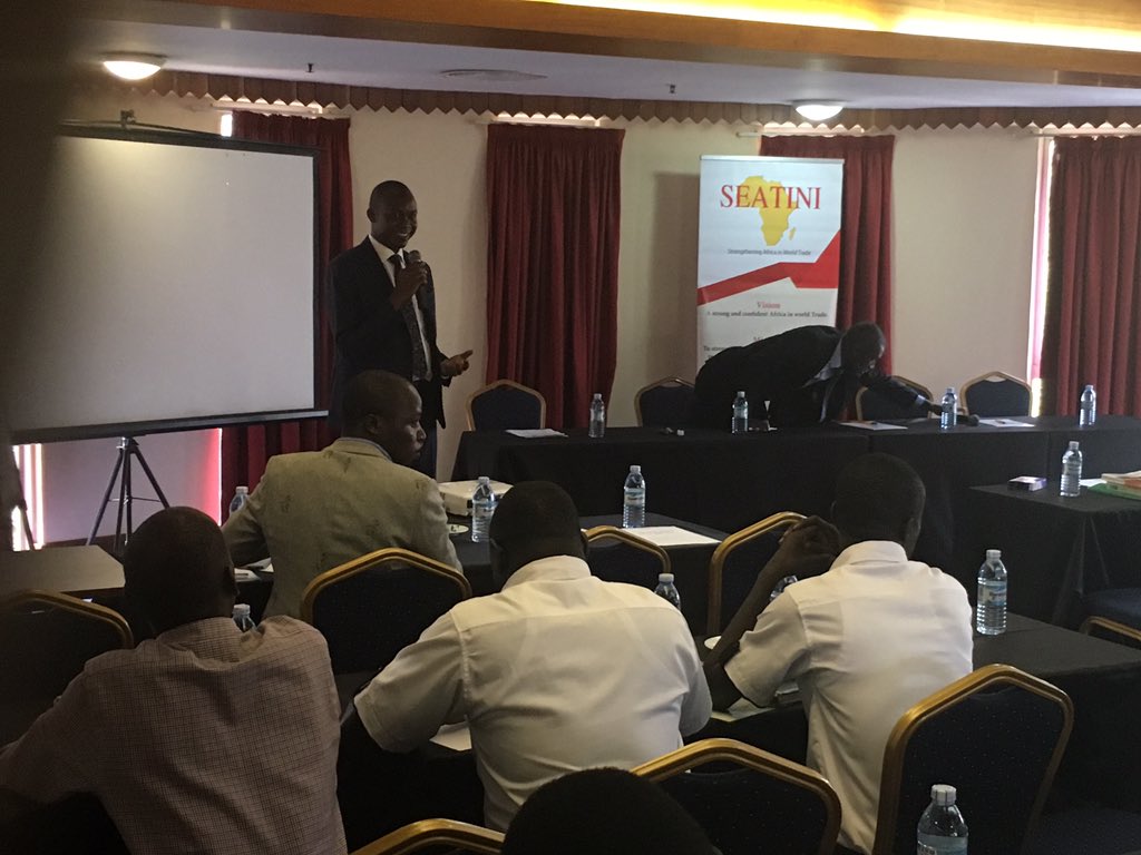 PHMUganda's tweet photo. Hon #AkambaPaul #MP #Busiki county giving an overview of the proposed Bill on #PatientsRightsAndResponsibilities. In #HealthInTheMartketPlace. @SEATINIUGANDA @denis_joseph @ClainsKM1 @africakiiza @hepsuganda @cehurduganda https://t.co/ThTz7IvJET