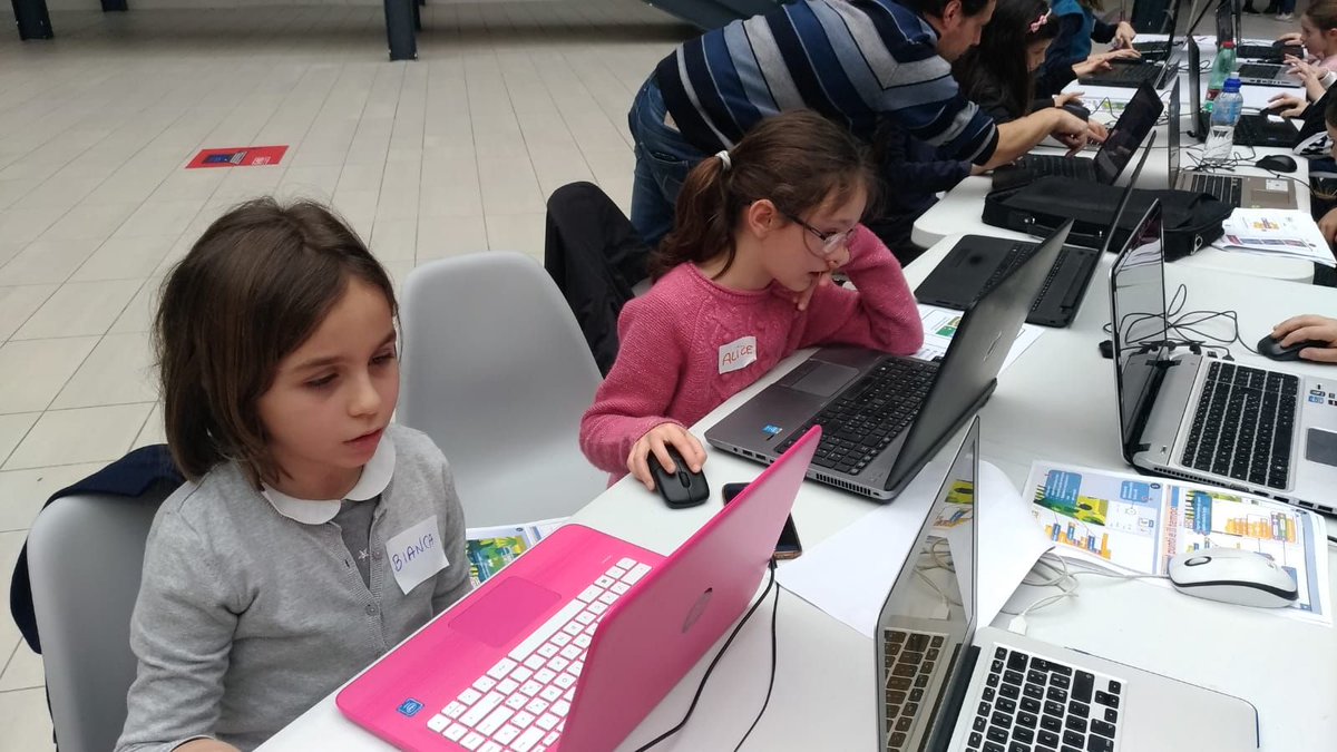 coderdojopd's tweet image. Quante brave BIMBE-NINJA !!!!!!!!!!! 😀 😀 😀 😀 😀 😀 😀 😀 
Buon Compleanno #CODERDOJOPD !!!!!!!!!!!!!! 😀😀😀😀😀
Lo festeggiamo al #FeMO