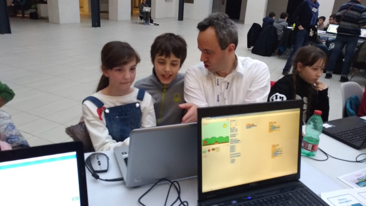 coderdojopd's tweet image. Quante brave BIMBE-NINJA !!!!!!!!!!! 😀 😀 😀 😀 😀 😀 😀 😀 
Buon Compleanno #CODERDOJOPD !!!!!!!!!!!!!! 😀😀😀😀😀
Lo festeggiamo al #FeMO