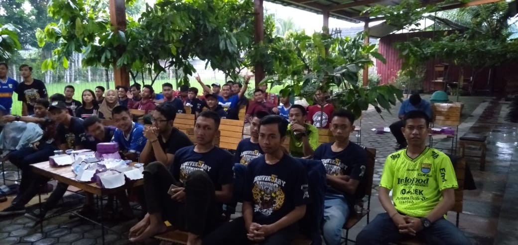 Abang - Biru
salam satu hati damai proklamator

Nonton Bareng Timnas Indonesia bersama Polres Blitar

Kampung Cokelat,
20 Februari 2019

#TimnasDay
#vikingcyberblitar
#Blitzman