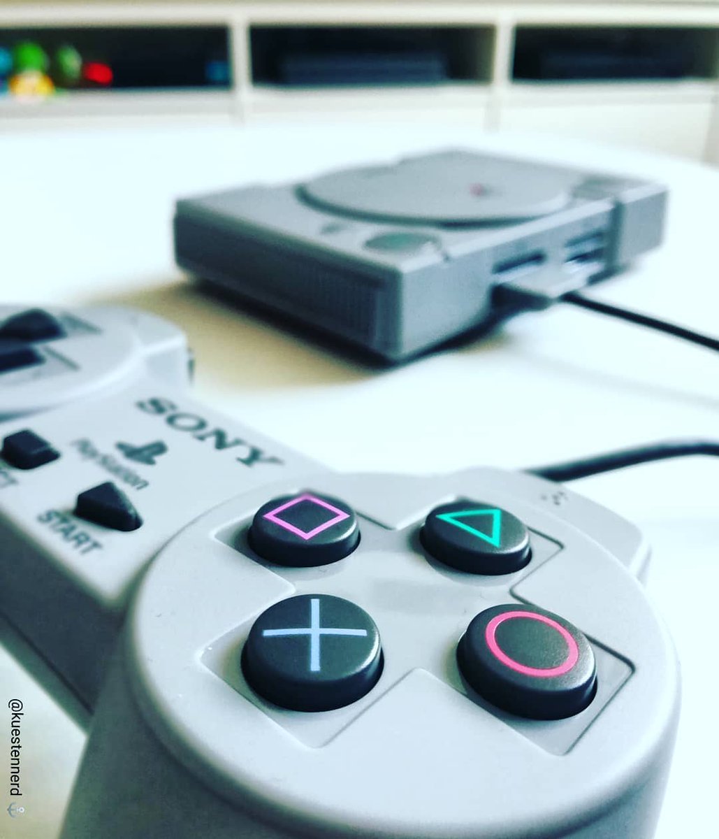 Happy Valentine's Day to the real love of our life... 🤣🎮

📷: <a href="/kuestennerd/">kuestennerd</a> on Instagram