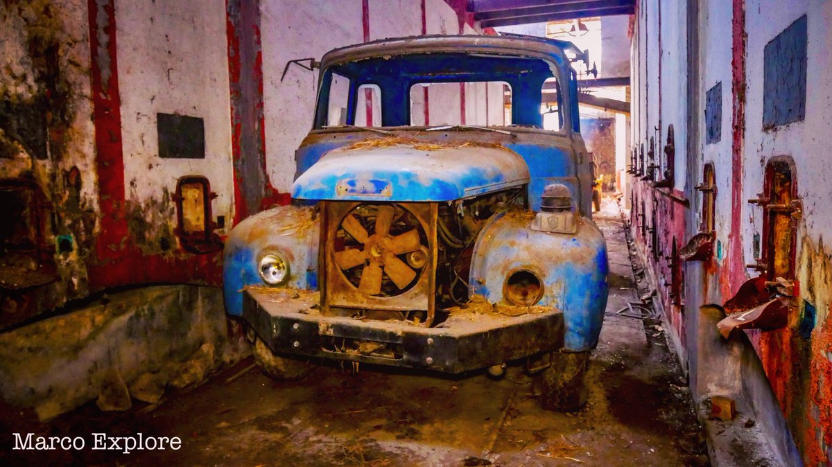 urbexscapade's tweet photo. Go to my new exploration😍😍😍😍😍 - Je visite une Cave Viticole - URBEX https://t.co/Ly2o4VLrAc via @YouTube https://t.co/72TwCtFCd4