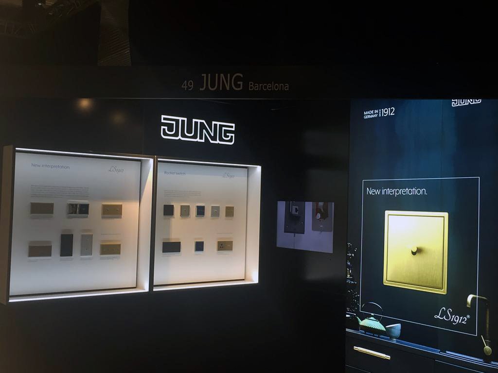 Jung_Iberica's tweet photo. Os esperamos #hoy 20 y mañana 21 de febrero en Architect@Work #Bilbao / Nuestros mecanismos #LS1912 han sido evaluados por un jurado de arquitectos e interioristas que garantizan su alta calidad 😀👉 https://t.co/Po0dX4nExF … vía @ondiseno #WeLoveArchitecture #WeLoveDesign https://t.co/3UMcjEvmXr