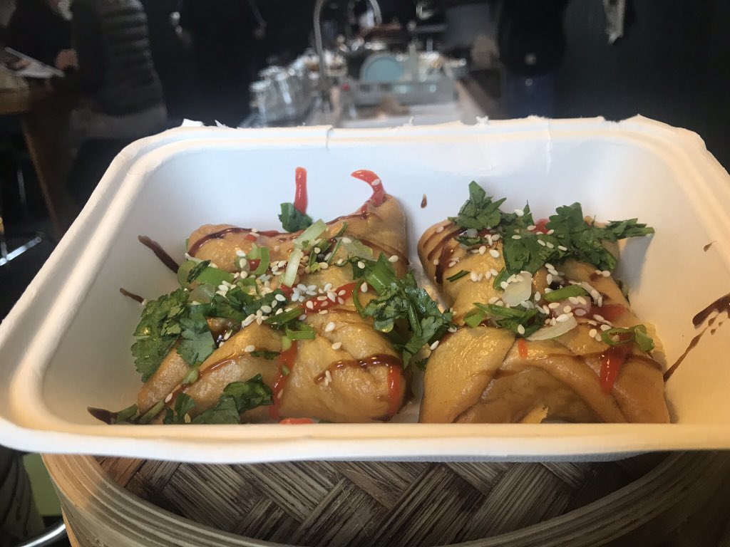 DumplingDude00's tweet photo. Vegan jackfruit char su bao coming your way tonight! Bison Beer and dim sum, just makes sense ๐๐ผ๐ฅ๐บ
#getsum #getsumdimsum #food #shoplocal #craftbeer #brighton #instayum #instagood #eatclean #streetfood https://t.co/bNM7TEz9fh