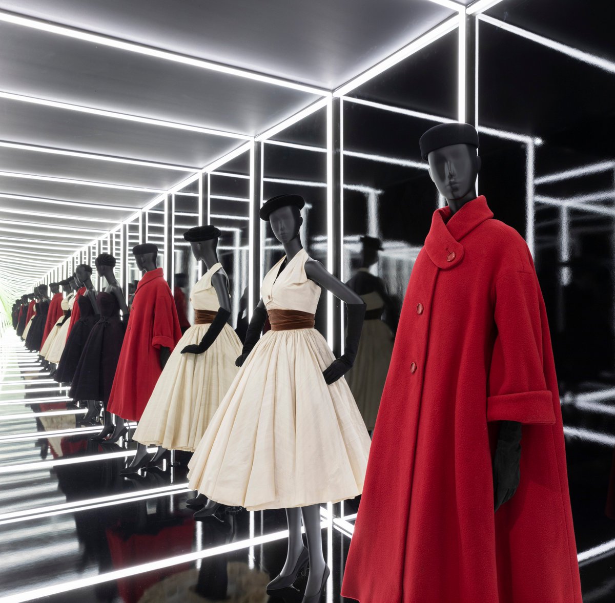 tickets for v&a dior