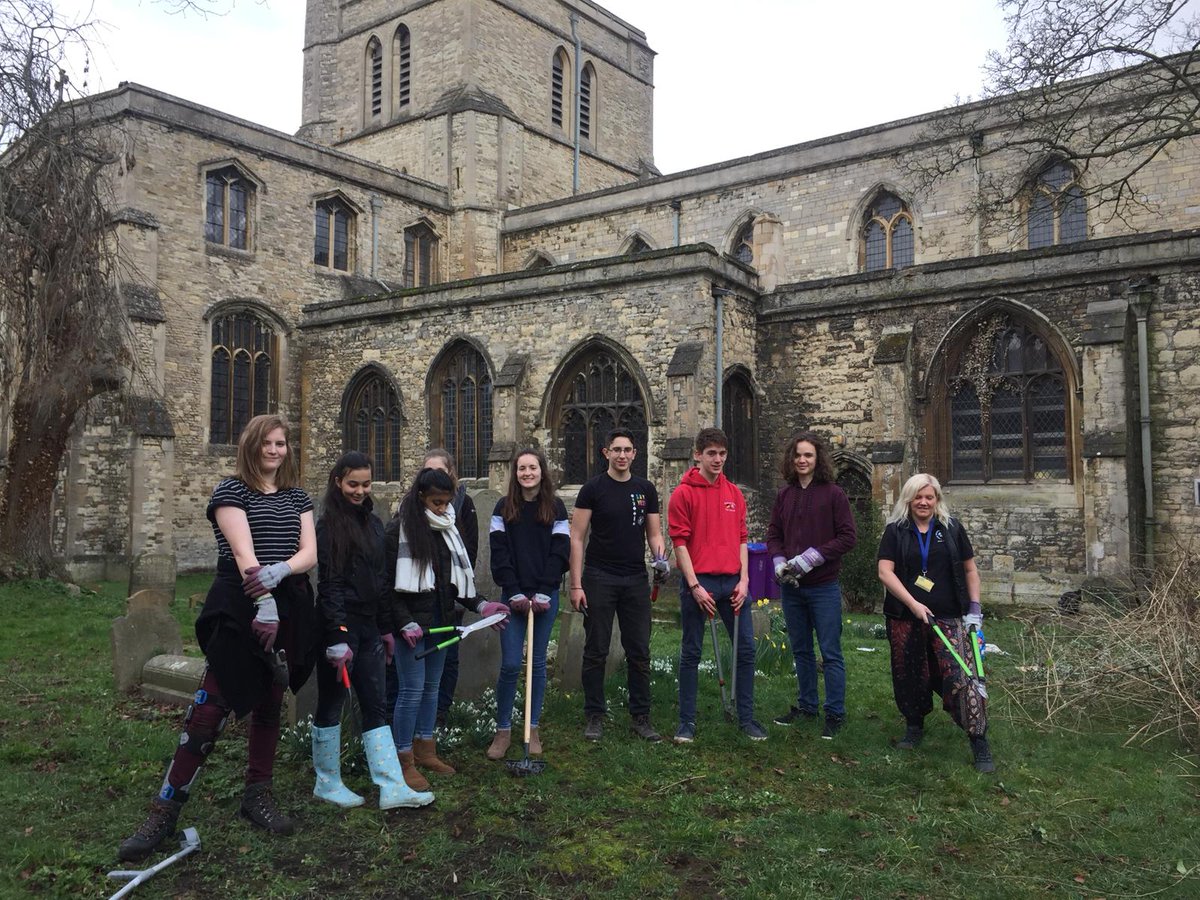 CommunitiesBC's tweet photo. Great to see our young people taking part in the St Mary's Generation project which has received funding from the Greater Aylesbury Local Area Forum @uniteambassadors @buckscc @chilternrangers #laf #galaf #aylesbury https://t.co/AakdwmbAzz