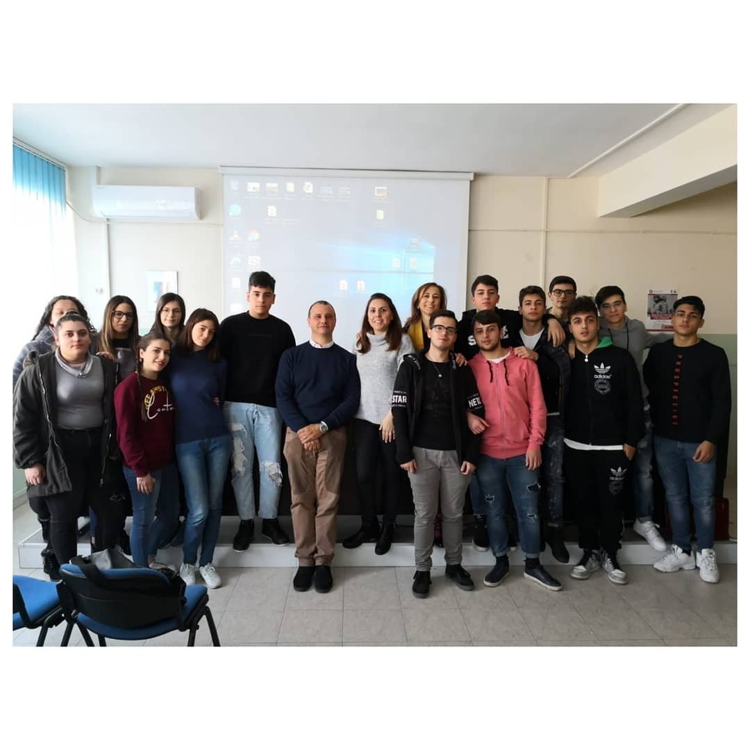 SegretTop's tweet photo. Incontro con i rappresentanti di Agrorinasce❤️ @ascuoladioc #TUM #asoc #dopodinoi https://t.co/w0howPcJaZ