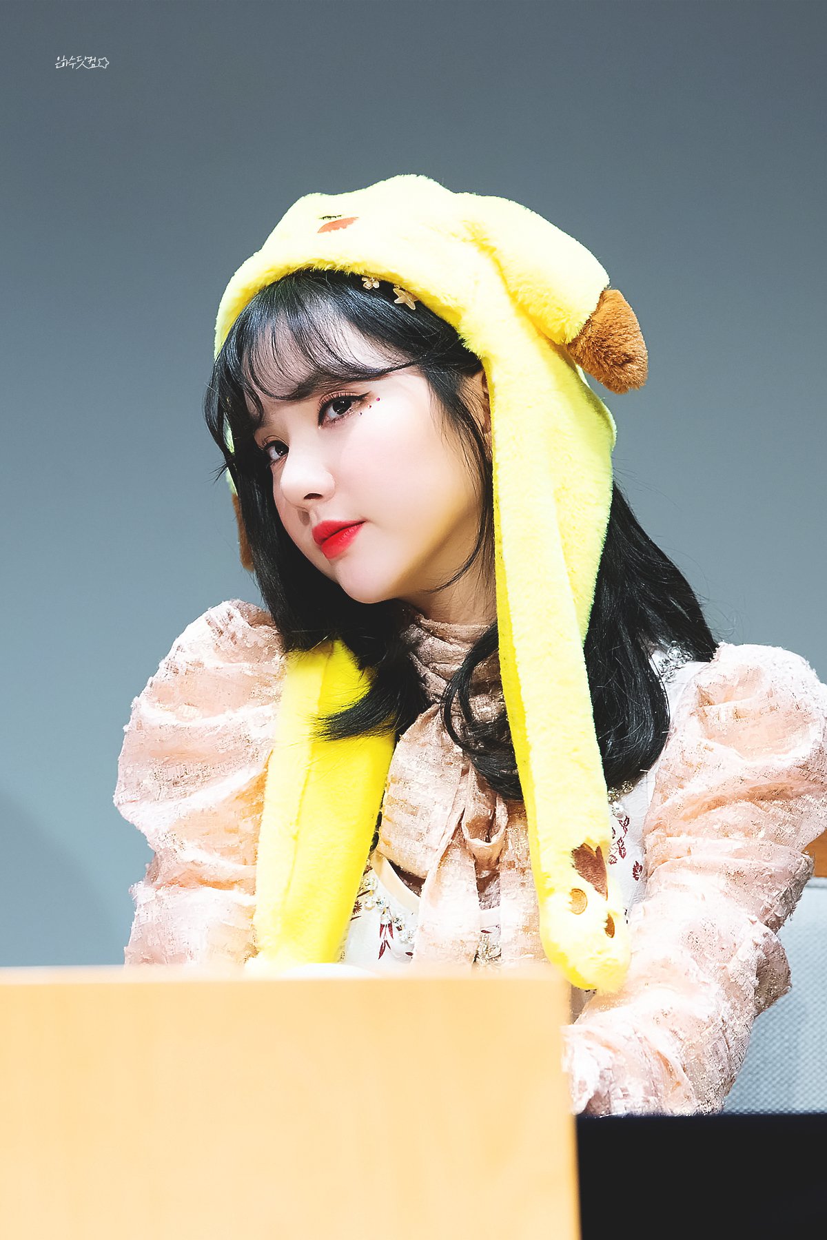 Dz2V8_IVAAcbn-L.jpg:large