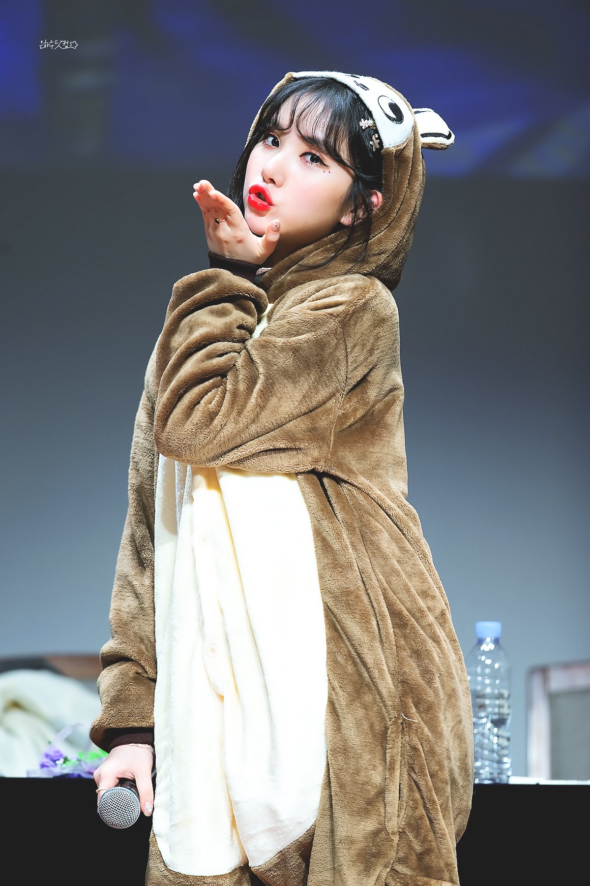 Dz2V99XUwAEHgBK.jpg:large