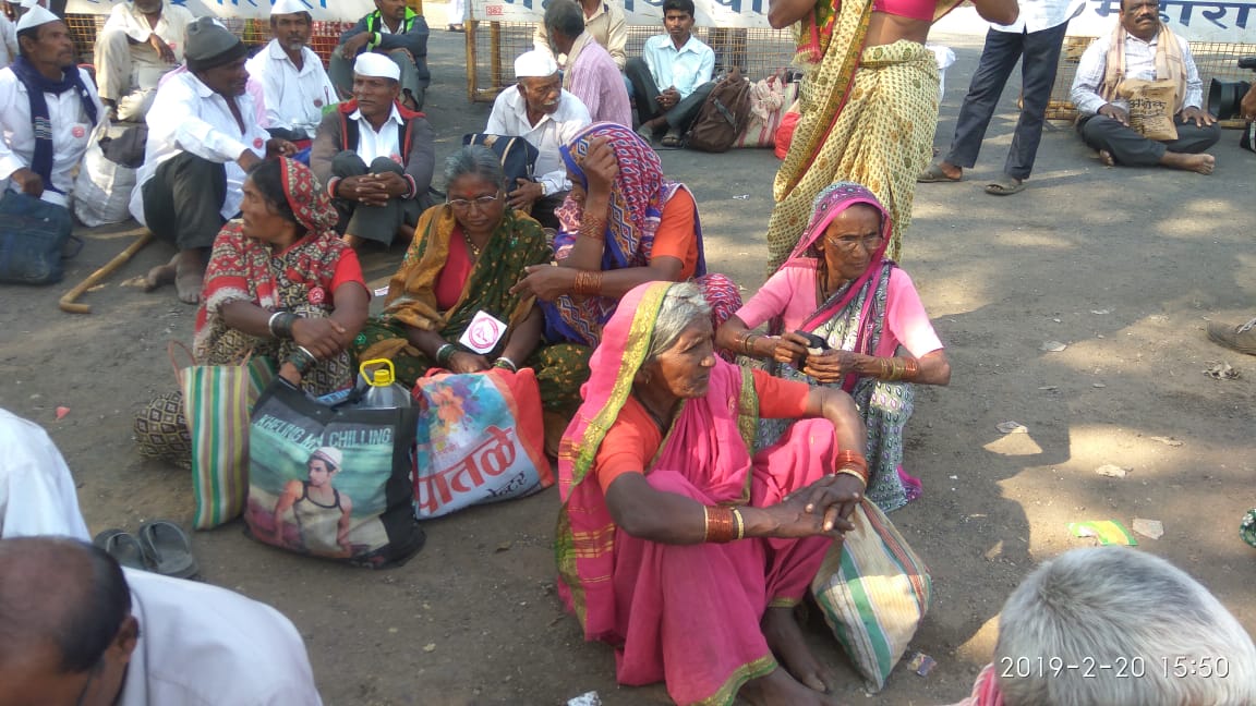 KisanSabha's tweet photo. Oppression is Your Privilege
Protest is Our Right!

#BJPBetraysKisans  #KisanMarchesAgain https://t.co/D5pRJ8hZEy