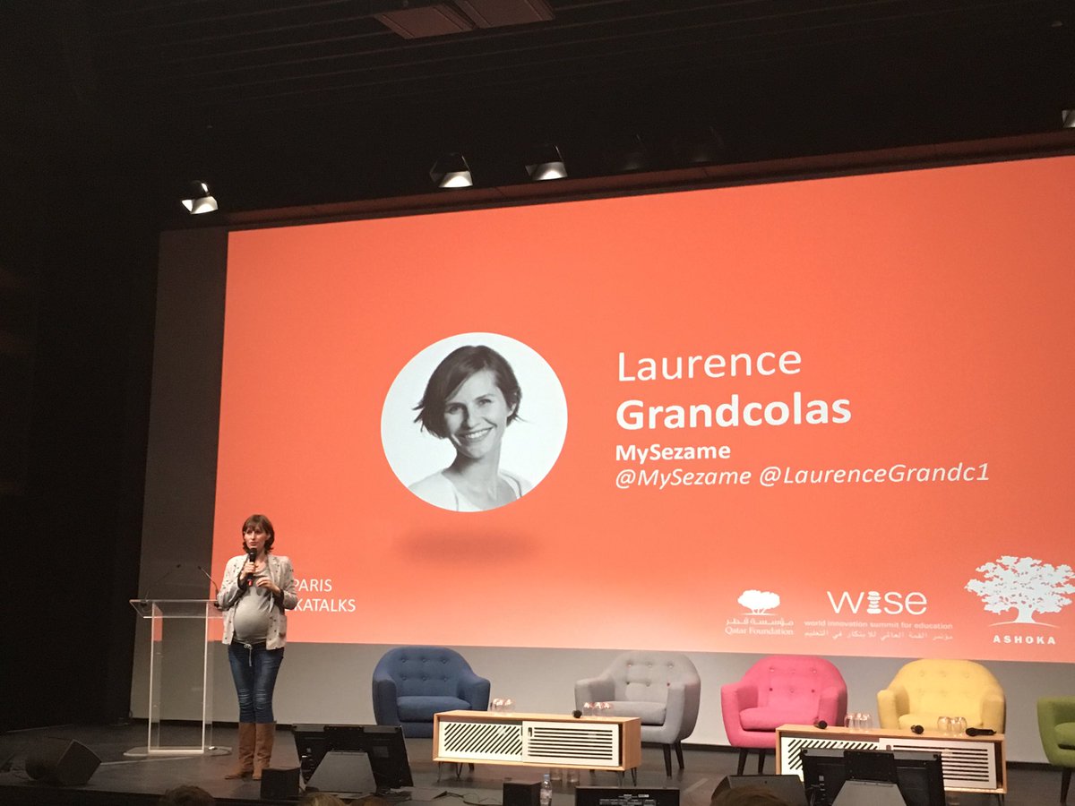 AshokaFrance's tweet image. « Imaginez dans 15 ans, l’école apprend à lire, à écrire,  à compter, mais pas que : à monter des projets, à faire avec plutôt que contre, à travailler ensemble. » - @LaurenceGrandc1, qui invite chacun à imaginer le futur de l’école #FutureEd #AshokaTalks