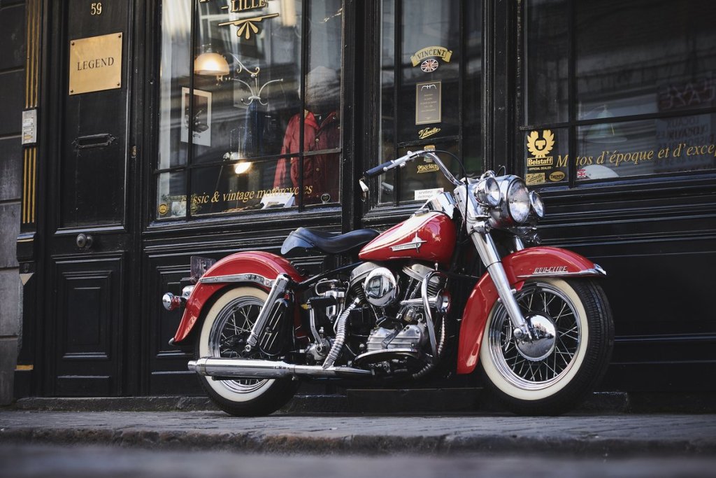 LegendMotors59's tweet photo. Harley-Davidson Duo-Glide 1962 – 35 000 EUR https://t.co/7Q78YGq9Jh https://t.co/icBxiqlPbG